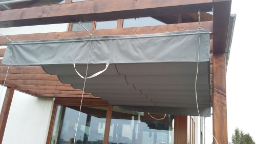 Grey waterproof Roman shade for a terrace mounted on a wooden pergola, 3x4 m premium sun protection awning