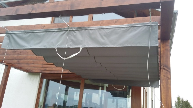 Grey waterproof Roman shade for a terrace mounted on a wooden pergola, 3x4 m premium sun protection awning