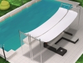 Weißes wasserdichtes Sonnensegel römisches Band nach Maß montiert über Terrassenmöbeln am Pool