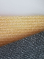 Stoffmuster für Sonnensegel nach Maß in Sand- und Graphitfarbe mit dichtem Strickgewebe