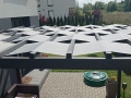 Toldo impermeable para pérgola 0,7x5 m, cubierta gris premium para terraza instalada sobre vigas