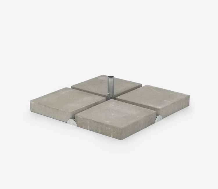 Voet voor reclameparasol met vier betonplaten en metalen bevestigingsbuis