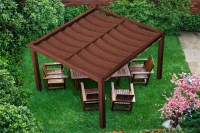 Vela ombreggiante scorrevole marrone in HDPE su misura montata su una pergola in legno in giardino