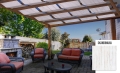 Wasserdichte Skandinavia Pavillonbahn mit Holzoptik-Druck montiert an einer Holzpergola über der Terrasse mit Loungemöbeln