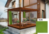 Wasserdichter Outdoor-Vorhang nach Maß in Grün auf einer Terrasse mit Holzpergola und Liegestühlen